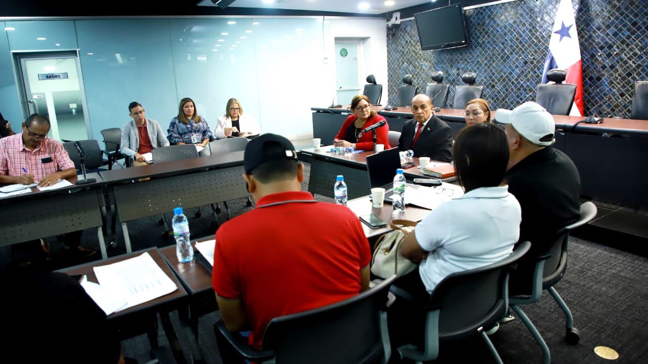 Docentes condicionan regreso a clases el 1 de julio a instalación de mesa de diálogo